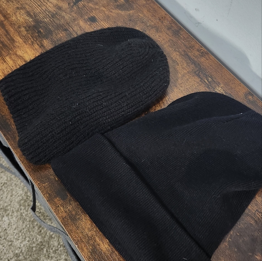 2 Black beanies